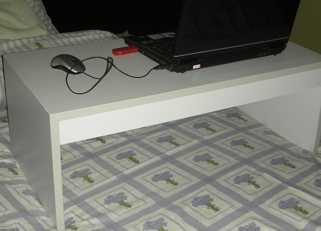  Meja  Laptop  untuk di Tempat tidur  Wangi006 s Blog